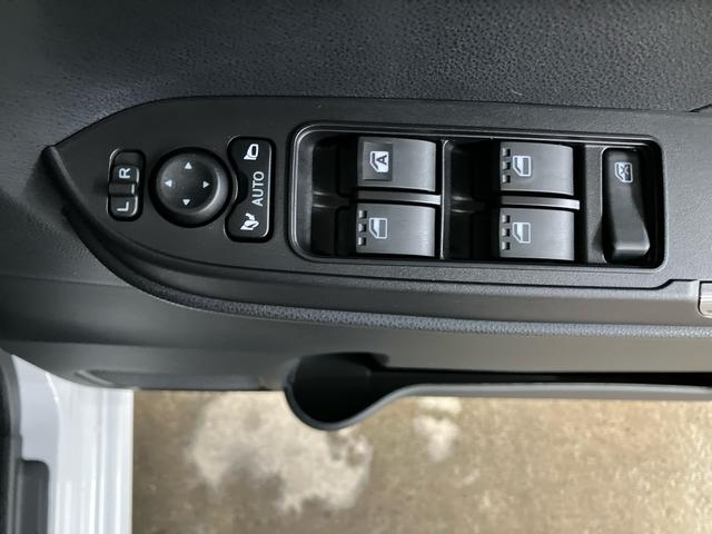 タントカスタムＲＳターボエンジン　１５インチアルミ　バックカメラ　両側電動スライドドア　シートヒーター　電動駐車ブレーキ　ＬＥＤライト＆フォグ　上下２段調節式デッキボード　コーナーセンサー　衝突被害軽減ブレーキ（千葉県）の中古車