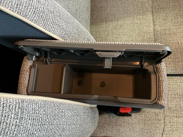 ムーヴキャンバスストライプスＧＬＥＤヘッドライト／両側電動スライドドア／コーナーセンサー／アイドリングストップ／衝突回避支援システム／横滑り防止装置／オートライト／オートエアコン／キーフリー／電動格納ミラー／電動パーキングブレーキ（千葉県）の中古車