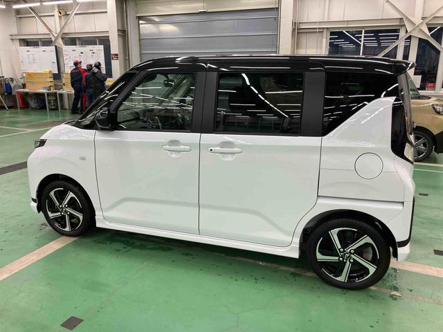 ムーヴＲＳＬＥＤヘッドライト／両側電動スライドドア／アダプティブクルーズコントロール／コーナーセンサー／アイドリングストップ／衝突回避支援システム／横滑り防止装置／電動格納ミラー／電動パーキングブレーキ（千葉県）の中古車