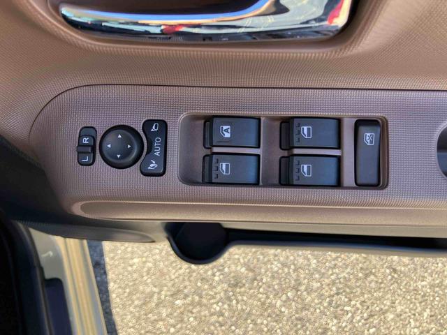 ムーヴキャンバスセオリーＧＬＥＤヘッドライト／両側電動スライドドア／コーナーセンサー／アイドリングストップ／衝突回避支援システム／横滑り防止装置／オートライト／オートエアコン／キーフリー／電動格納ミラー／電動パーキングブレーキ（千葉県）の中古車