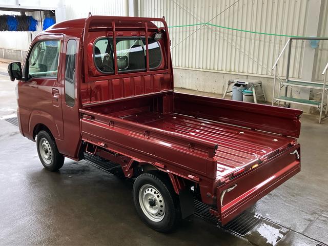 ハイゼットトラックジャンボエクストラ４ＷＤ／オートライト／アダプティブドライビングビーム／衝突回避支援システム／横滑り防止装置／コーナーセンサー／スペアタイヤ／マニュアルエアコン／ガードフレーム／アイドリングストップ／ＬＥＤ大型荷台灯（千葉県）の中古車