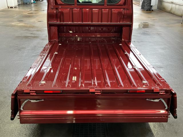 ハイゼットトラックジャンボエクストラ４ＷＤ／オートライト／アダプティブドライビングビーム／衝突回避支援システム／横滑り防止装置／コーナーセンサー／スペアタイヤ／マニュアルエアコン／ガードフレーム／アイドリングストップ／ＬＥＤ大型荷台灯（千葉県）の中古車