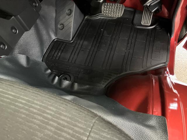 ハイゼットトラックジャンボエクストラ４ＷＤ／オートライト／アダプティブドライビングビーム／衝突回避支援システム／横滑り防止装置／コーナーセンサー／スペアタイヤ／マニュアルエアコン／ガードフレーム／アイドリングストップ／ＬＥＤ大型荷台灯（千葉県）の中古車