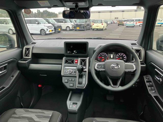 タフトＧ　クロムベンチャーＬＥＤヘッドライト／スカイフィールトップ／プッシュボタンエンジンスターター／アイドリングストップ／オートライト／コーナーセンサー／衝突回避支援システム／オートエアコン／キーフリーシステム（千葉県）の中古車