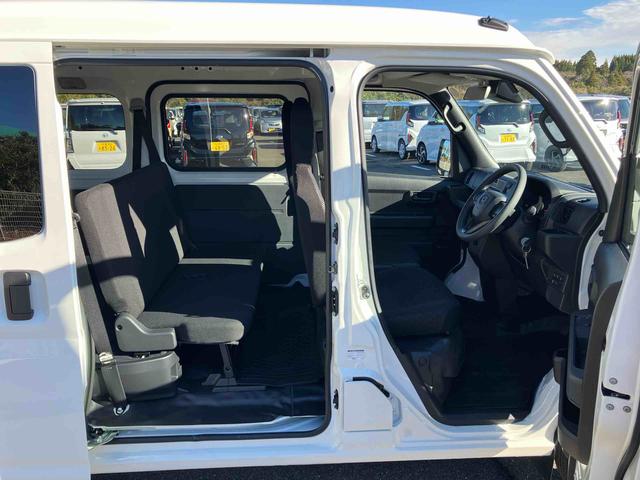 ハイゼットカーゴデラックス衝突被害軽減ブレーキ　コーナーセンサー　オートライト　プライバシーガラス　フロントパワーウィンドウ　オーバーヘッドシェルフ　スピーカー一体型ＡＭ・ＦＭラジオ　キーレスエントリー　アイドリングストップ（千葉県）の中古車