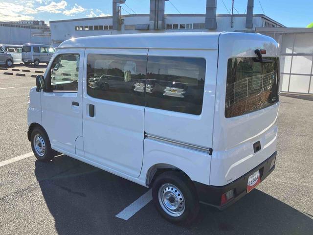 ハイゼットカーゴデラックス衝突被害軽減ブレーキ　コーナーセンサー　オートライト　プライバシーガラス　フロントパワーウィンドウ　オーバーヘッドシェルフ　スピーカー一体型ＡＭ・ＦＭラジオ　キーレスエントリー　アイドリングストップ（千葉県）の中古車