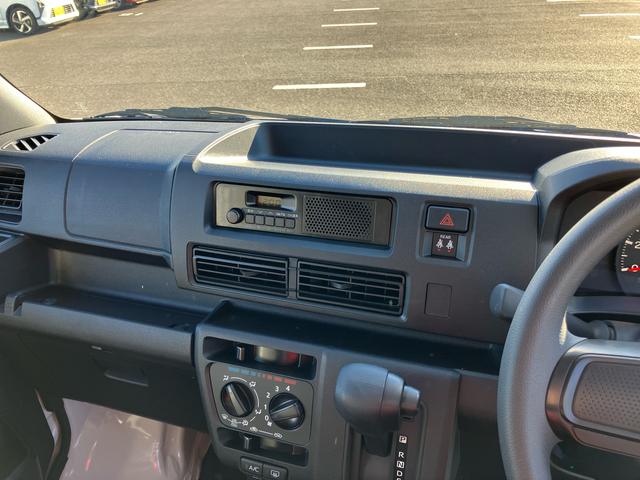 ハイゼットカーゴデラックス衝突被害軽減ブレーキ　コーナーセンサー　オートライト　プライバシーガラス　フロントパワーウィンドウ　オーバーヘッドシェルフ　スピーカー一体型ＡＭ・ＦＭラジオ　キーレスエントリー　アイドリングストップ（千葉県）の中古車