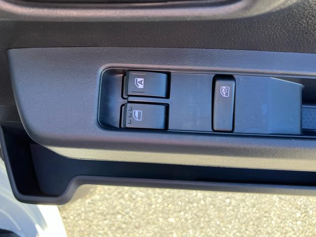 ハイゼットカーゴデラックス衝突被害軽減ブレーキ　コーナーセンサー　オートライト　プライバシーガラス　フロントパワーウィンドウ　オーバーヘッドシェルフ　スピーカー一体型ＡＭ・ＦＭラジオ　キーレスエントリー　アイドリングストップ（千葉県）の中古車