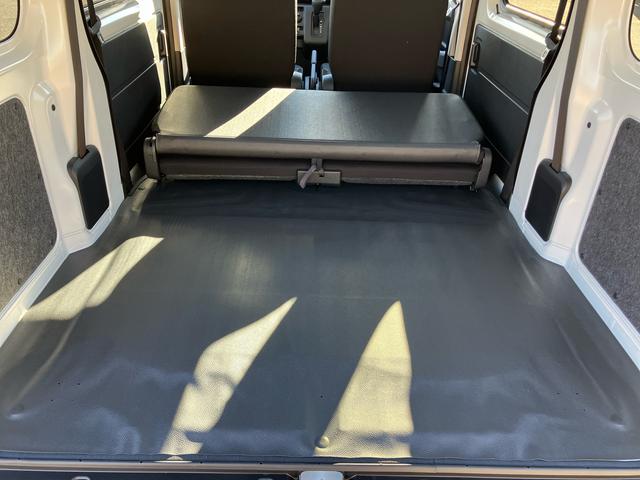 ハイゼットカーゴデラックス衝突被害軽減ブレーキ　コーナーセンサー　オートライト　プライバシーガラス　フロントパワーウィンドウ　オーバーヘッドシェルフ　スピーカー一体型ＡＭ・ＦＭラジオ　キーレスエントリー　アイドリングストップ（千葉県）の中古車