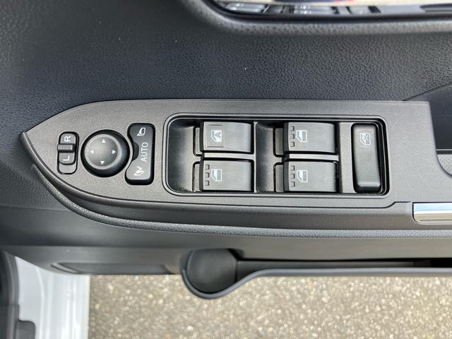 タントカスタムＲＳターボエンジン　１５インチアルミ　バックカメラ　両側電動スライドドア　シートヒーター　電動駐車ブレーキ　ＬＥＤライト＆フォグ　上下２段調節式デッキボード　コーナーセンサー　衝突被害軽減ブレーキ（千葉県）の中古車