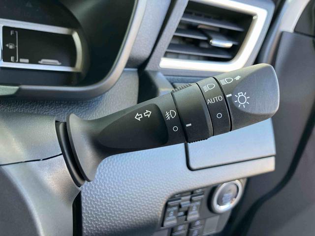 トールカスタムＧＬＥＤヘッドライト＆フォグランプ　アダプティブクルコン　１４インチアルミホイール　両側電動スライドドア　電動パーキングブレーキ　プッシュボタンスターター　コーナーセンサー　衝突被害軽減ブレーキ（千葉県）の中古車