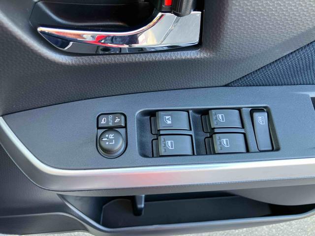 トールカスタムＧＬＥＤヘッドライト＆フォグランプ　アダプティブクルコン　１４インチアルミホイール　両側電動スライドドア　電動パーキングブレーキ　プッシュボタンスターター　コーナーセンサー　衝突被害軽減ブレーキ（千葉県）の中古車