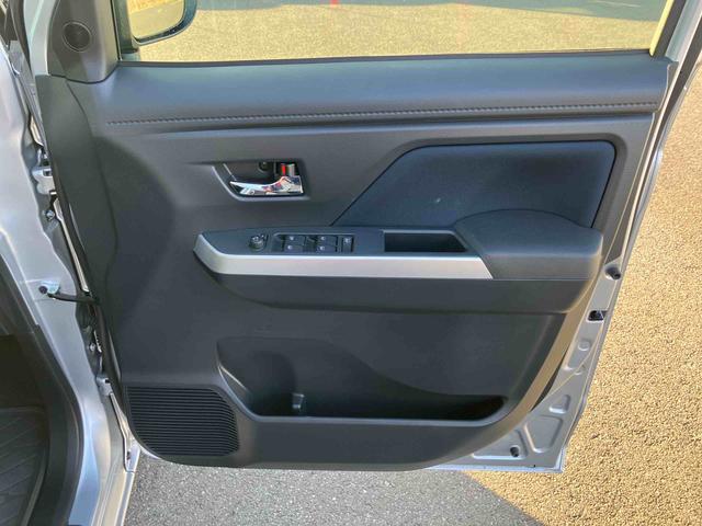 トールカスタムＧＬＥＤヘッドライト＆フォグランプ　アダプティブクルコン　１４インチアルミホイール　両側電動スライドドア　電動パーキングブレーキ　プッシュボタンスターター　コーナーセンサー　衝突被害軽減ブレーキ（千葉県）の中古車