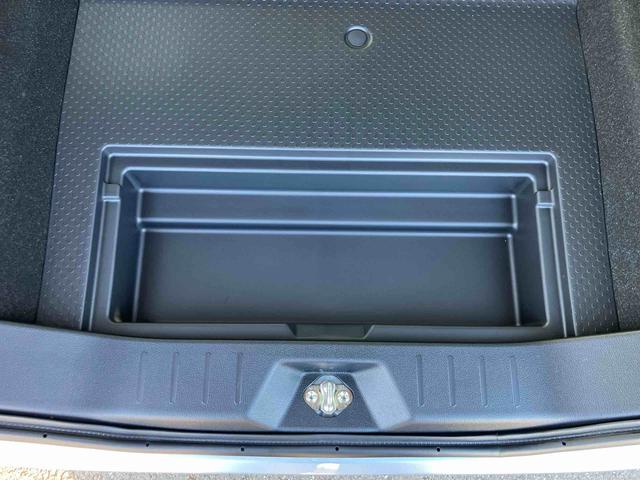 トールカスタムＧＬＥＤヘッドライト＆フォグランプ　アダプティブクルコン　１４インチアルミホイール　両側電動スライドドア　電動パーキングブレーキ　プッシュボタンスターター　コーナーセンサー　衝突被害軽減ブレーキ（千葉県）の中古車