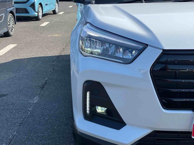 ロッキープレミアムＧアダプティブクルコン　ＬＥＤヘッドライト＆フォグランプ　バックフォグランプ　１７インチアルミホイール　シートヒーター　電動駐車ブレーキ　コーナーセンサー　衝突被害軽減ブレーキ（千葉県）の中古車