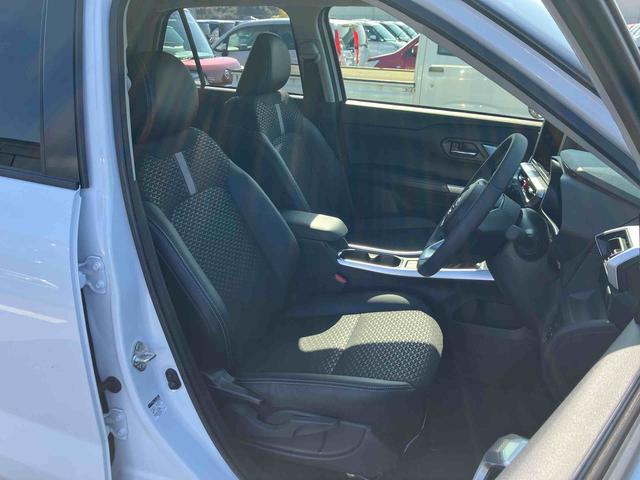 ロッキープレミアムＧアダプティブクルコン　ＬＥＤヘッドライト＆フォグランプ　バックフォグランプ　１７インチアルミホイール　シートヒーター　電動駐車ブレーキ　コーナーセンサー　衝突被害軽減ブレーキ（千葉県）の中古車