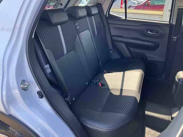 ロッキープレミアムＧアダプティブクルコン　ＬＥＤヘッドライト＆フォグランプ　バックフォグランプ　１７インチアルミホイール　シートヒーター　電動駐車ブレーキ　コーナーセンサー　衝突被害軽減ブレーキ（千葉県）の中古車