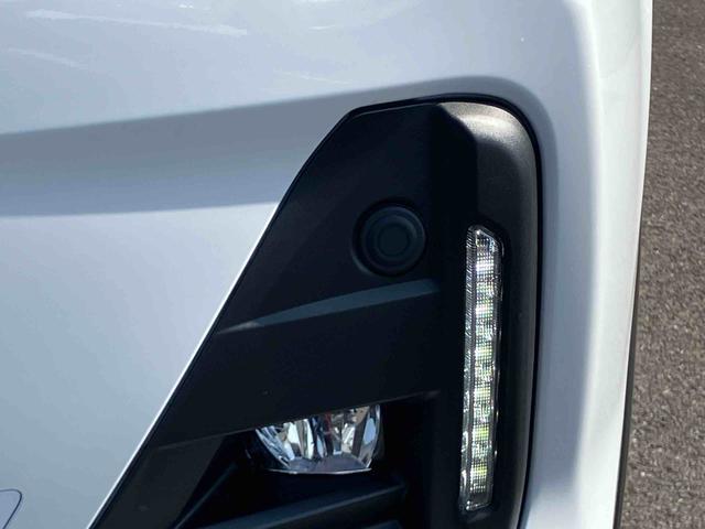 ロッキープレミアムＧアダプティブクルコン　ＬＥＤヘッドライト＆フォグランプ　バックフォグランプ　１７インチアルミホイール　シートヒーター　電動駐車ブレーキ　コーナーセンサー　衝突被害軽減ブレーキ（千葉県）の中古車