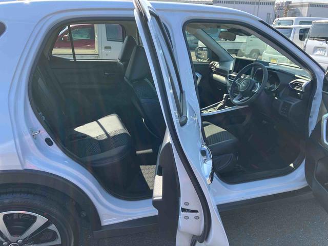 ロッキープレミアムＧアダプティブクルコン　ＬＥＤヘッドライト＆フォグランプ　バックフォグランプ　１７インチアルミホイール　シートヒーター　電動駐車ブレーキ　コーナーセンサー　衝突被害軽減ブレーキ（千葉県）の中古車