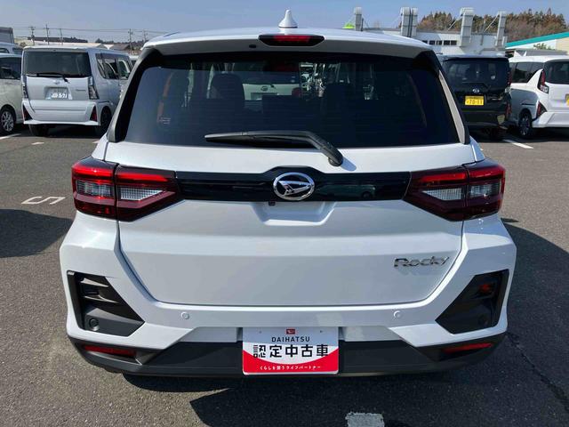 ロッキープレミアムＧアダプティブクルコン　ＬＥＤヘッドライト＆フォグランプ　バックフォグランプ　１７インチアルミホイール　シートヒーター　電動駐車ブレーキ　コーナーセンサー　衝突被害軽減ブレーキ（千葉県）の中古車