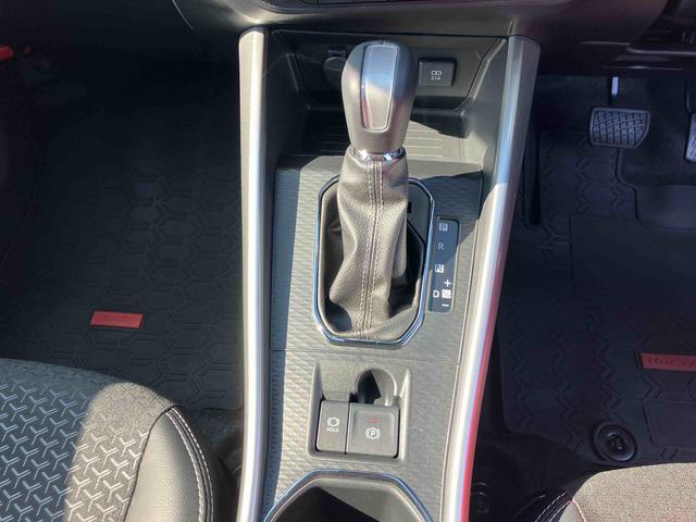 ロッキープレミアムＧアダプティブクルコン　ＬＥＤヘッドライト＆フォグランプ　バックフォグランプ　１７インチアルミホイール　シートヒーター　電動駐車ブレーキ　コーナーセンサー　衝突被害軽減ブレーキ（千葉県）の中古車