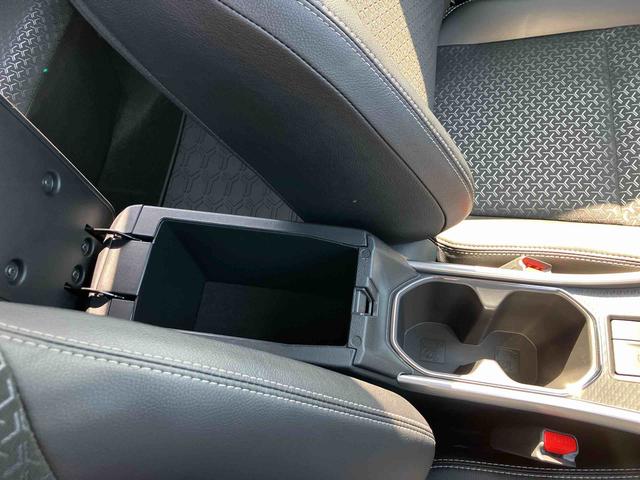 ロッキープレミアムＧアダプティブクルコン　ＬＥＤヘッドライト＆フォグランプ　バックフォグランプ　１７インチアルミホイール　シートヒーター　電動駐車ブレーキ　コーナーセンサー　衝突被害軽減ブレーキ（千葉県）の中古車