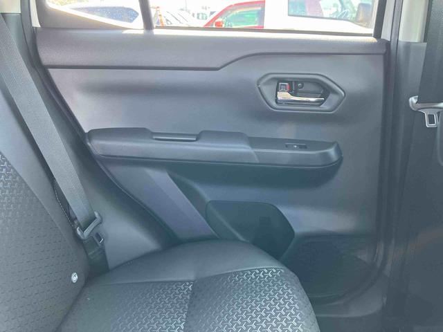 ロッキープレミアムＧアダプティブクルコン　ＬＥＤヘッドライト＆フォグランプ　バックフォグランプ　１７インチアルミホイール　シートヒーター　電動駐車ブレーキ　コーナーセンサー　衝突被害軽減ブレーキ（千葉県）の中古車