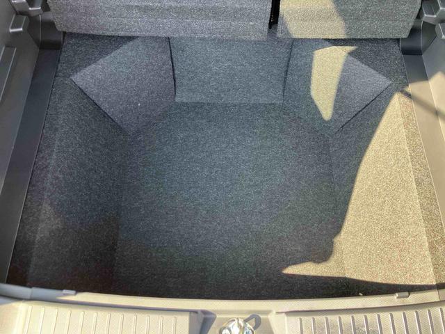 ロッキープレミアムＧアダプティブクルコン　ＬＥＤヘッドライト＆フォグランプ　バックフォグランプ　１７インチアルミホイール　シートヒーター　電動駐車ブレーキ　コーナーセンサー　衝突被害軽減ブレーキ（千葉県）の中古車