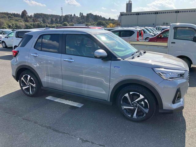 ロッキープレミアムＧ　ＨＥＶバックカメラ　アダプティブクルコン　ＬＥＤヘッドライト＆フォグランプ　バックフォグランプ　１７インチアルミホイール　シートヒーター　電動駐車ブレーキ　コーナーセンサー　衝突被害軽減ブレーキ（千葉県）の中古車