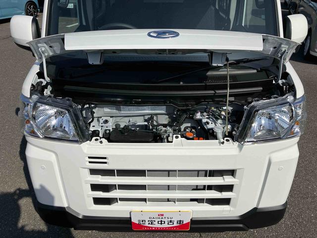 ハイゼットカーゴデラックス　４ＷＤスマートキー　電動格納ドアミラー　リヤヒーター　イージークローザー　プライバシーガラス　フロントパワーウィンドウ　オーバーヘッドシェルフ　スピーカー一体型ＡＭ・ＦＭラジオ　衝突被害軽減ブレーキ（千葉県）の中古車