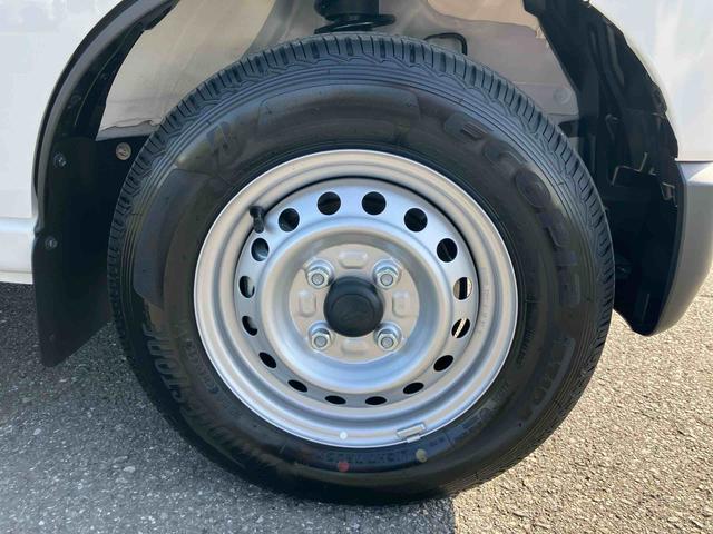 ハイゼットカーゴデラックス　４ＷＤスマートキー　電動格納ドアミラー　リヤヒーター　イージークローザー　プライバシーガラス　フロントパワーウィンドウ　オーバーヘッドシェルフ　スピーカー一体型ＡＭ・ＦＭラジオ　衝突被害軽減ブレーキ（千葉県）の中古車