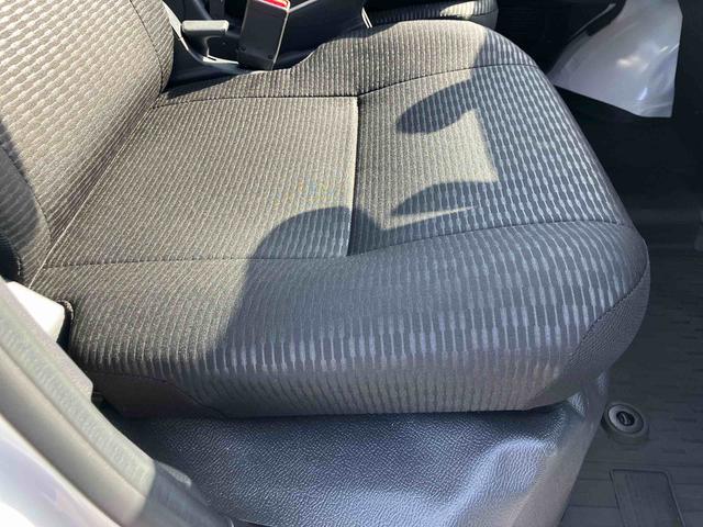 ハイゼットカーゴデラックス　４ＷＤスマートキー　電動格納ドアミラー　リヤヒーター　イージークローザー　プライバシーガラス　フロントパワーウィンドウ　オーバーヘッドシェルフ　スピーカー一体型ＡＭ・ＦＭラジオ　衝突被害軽減ブレーキ（千葉県）の中古車