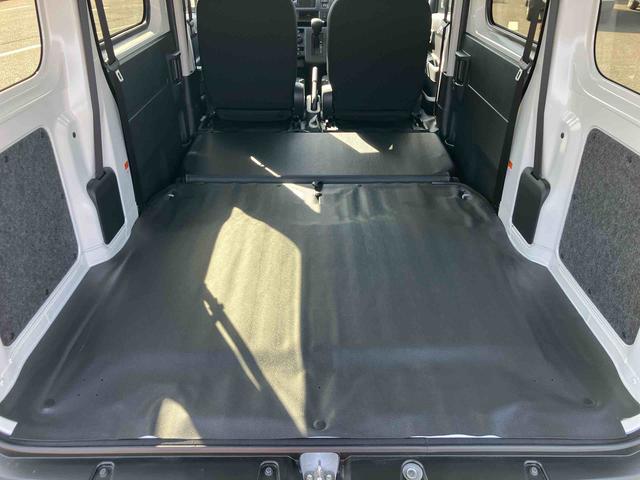 ハイゼットカーゴデラックス　４ＷＤスマートキー　電動格納ドアミラー　リヤヒーター　イージークローザー　プライバシーガラス　フロントパワーウィンドウ　オーバーヘッドシェルフ　スピーカー一体型ＡＭ・ＦＭラジオ　衝突被害軽減ブレーキ（千葉県）の中古車