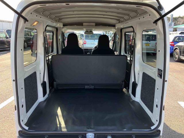 ハイゼットカーゴデラックス衝突被害軽減ブレーキ コーナーセンサー オートライト プライバシーガラス フロントパワーウィンドウ オーバーヘッドシェルフ スピーカー一体型AM・FMラジオ キーレスエントリー アイドリングストップ(千葉県)の中古車