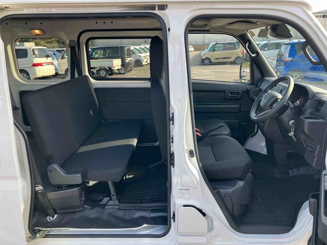 ハイゼットカーゴデラックス衝突被害軽減ブレーキ　コーナーセンサー　オートライト　プライバシーガラス　フロントパワーウィンドウ　オーバーヘッドシェルフ　スピーカー一体型ＡＭ・ＦＭラジオ　キーレスエントリー　アイドリングストップ（千葉県）の中古車