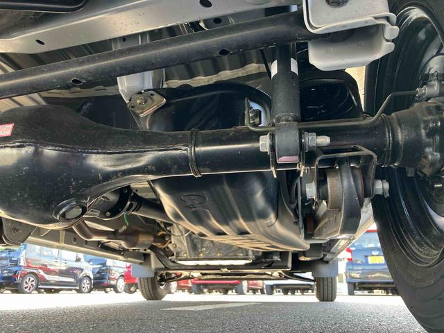 ハイゼットカーゴデラックス衝突被害軽減ブレーキ　コーナーセンサー　オートライト　プライバシーガラス　フロントパワーウィンドウ　オーバーヘッドシェルフ　スピーカー一体型ＡＭ・ＦＭラジオ　キーレスエントリー　アイドリングストップ（千葉県）の中古車