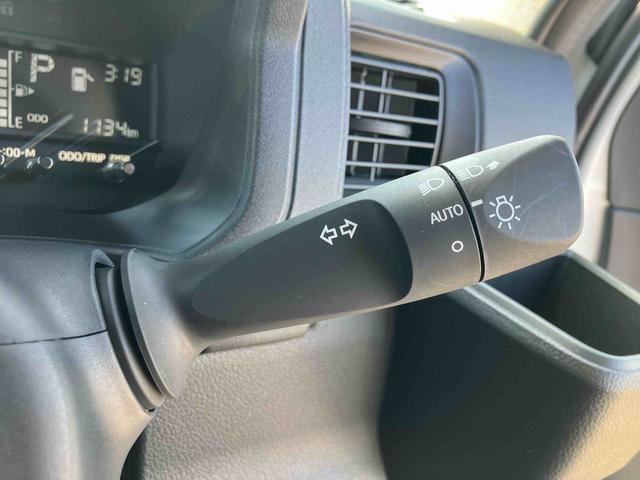 ハイゼットカーゴデラックス衝突被害軽減ブレーキ　コーナーセンサー　オートライト　プライバシーガラス　フロントパワーウィンドウ　オーバーヘッドシェルフ　スピーカー一体型ＡＭ・ＦＭラジオ　キーレスエントリー　アイドリングストップ（千葉県）の中古車