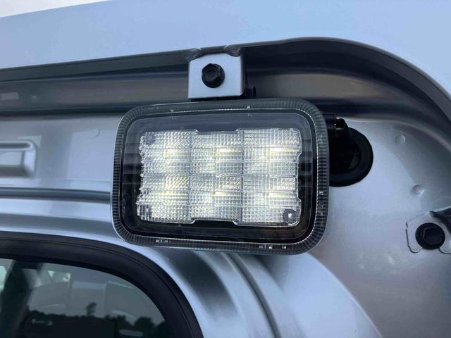 ハイゼットトラックスタンダード　農用スペシャル電子制御式４ＷＤ　荷台ＬＥＤライト　リヤ４枚リーフスプリング　リヤデフロック　副変速機　衝突被害軽減ブレーキ　コーナーセンサー　スピーカー一体型ＡＭ／ＦＭラジオ　エアコン　パワステ（千葉県）の中古車