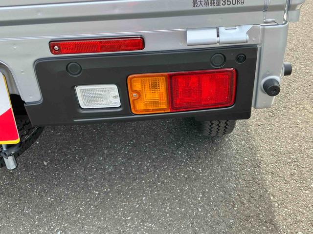 ハイゼットトラックスタンダード　農用スペシャル電子制御式４ＷＤ　荷台ＬＥＤライト　リヤ４枚リーフスプリング　リヤデフロック　副変速機　衝突被害軽減ブレーキ　コーナーセンサー　スピーカー一体型ＡＭ／ＦＭラジオ　エアコン　パワステ（千葉県）の中古車