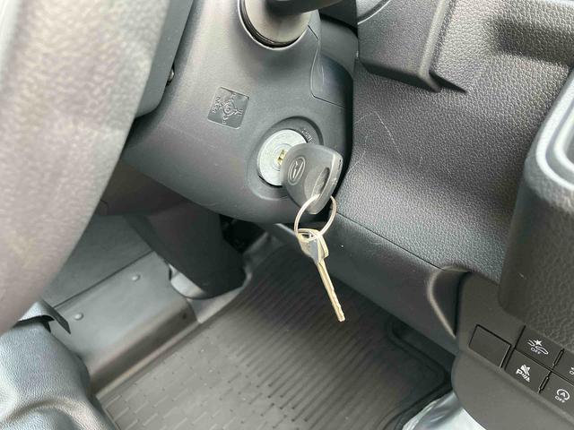 ハイゼットカーゴデラックス衝突被害軽減ブレーキ コーナーセンサー オートライト プライバシーガラス フロントパワーウィンドウ オーバーヘッドシェルフ スピーカー一体型AM・FMラジオ キーレスエントリー アイドリングストップ(千葉県)の中古車