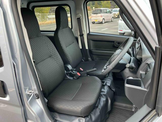 ハイゼットカーゴデラックス衝突被害軽減ブレーキ コーナーセンサー オートライト プライバシーガラス フロントパワーウィンドウ オーバーヘッドシェルフ スピーカー一体型AM・FMラジオ キーレスエントリー アイドリングストップ(千葉県)の中古車