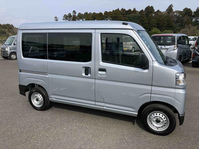 ハイゼットカーゴデラックス衝突被害軽減ブレーキ コーナーセンサー オートライト プライバシーガラス フロントパワーウィンドウ オーバーヘッドシェルフ スピーカー一体型AM・FMラジオ キーレスエントリー アイドリングストップ(千葉県)の中古車