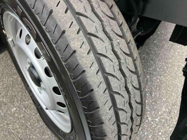 ハイゼットカーゴデラックス衝突被害軽減ブレーキ コーナーセンサー オートライト プライバシーガラス フロントパワーウィンドウ オーバーヘッドシェルフ スピーカー一体型AM・FMラジオ キーレスエントリー アイドリングストップ(千葉県)の中古車