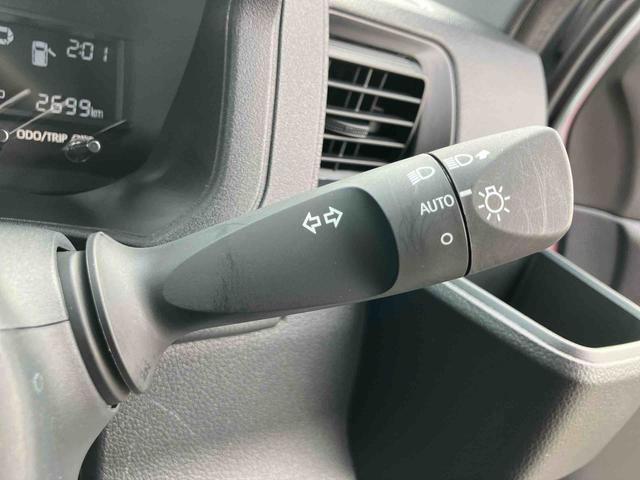 ハイゼットカーゴデラックス衝突被害軽減ブレーキ コーナーセンサー オートライト プライバシーガラス フロントパワーウィンドウ オーバーヘッドシェルフ スピーカー一体型AM・FMラジオ キーレスエントリー アイドリングストップ(千葉県)の中古車