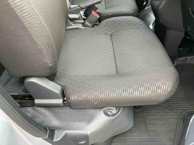 ハイゼットカーゴデラックス衝突被害軽減ブレーキ コーナーセンサー オートライト プライバシーガラス フロントパワーウィンドウ オーバーヘッドシェルフ スピーカー一体型AM・FMラジオ キーレスエントリー アイドリングストップ(千葉県)の中古車