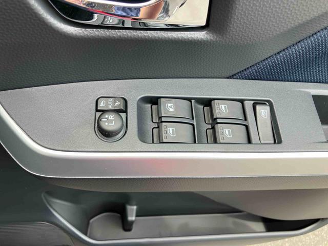 トールカスタムＧ９インチディスプレイモニター　ＬＥＤヘッドライト＆フォグランプ　アダプティブクルコン　１４インチアルミ　両側パワスラ　電動駐車ブレーキ　プッシュボタンスターター　コーナーセンサー　衝突被害軽減ブレーキ（千葉県）の中古車