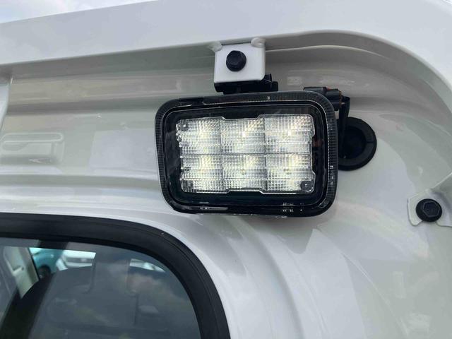 ハイゼットトラックスタンダード 農用スペシャルCVT 電子制御式4WD 荷台LEDライト リヤ4枚リーフスプリング スーパーデフロック 衝突被害軽減ブレーキ コーナーセンサー スピーカー一体型AM/FMラジオ エアコン パワステ(千葉県)の中古車
