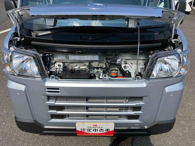 ハイゼットカーゴデラックス衝突被害軽減ブレーキ コーナーセンサー オートライト プライバシーガラス フロントパワーウィンドウ オーバーヘッドシェルフ スピーカー一体型AM・FMラジオ キーレスエントリー アイドリングストップ(千葉県)の中古車
