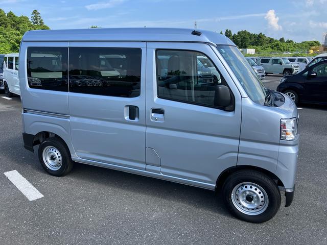 ハイゼットカーゴデラックス衝突被害軽減ブレーキ コーナーセンサー オートライト プライバシーガラス フロントパワーウィンドウ オーバーヘッドシェルフ スピーカー一体型AM・FMラジオ キーレスエントリー アイドリングストップ(千葉県)の中古車