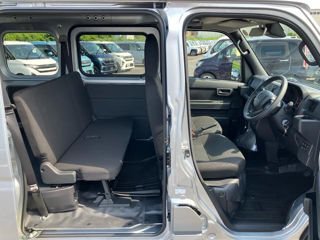 ハイゼットカーゴデラックス衝突被害軽減ブレーキ コーナーセンサー オートライト プライバシーガラス フロントパワーウィンドウ オーバーヘッドシェルフ スピーカー一体型AM・FMラジオ キーレスエントリー アイドリングストップ(千葉県)の中古車